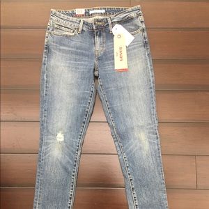 Levi’s 711 skinny jeans